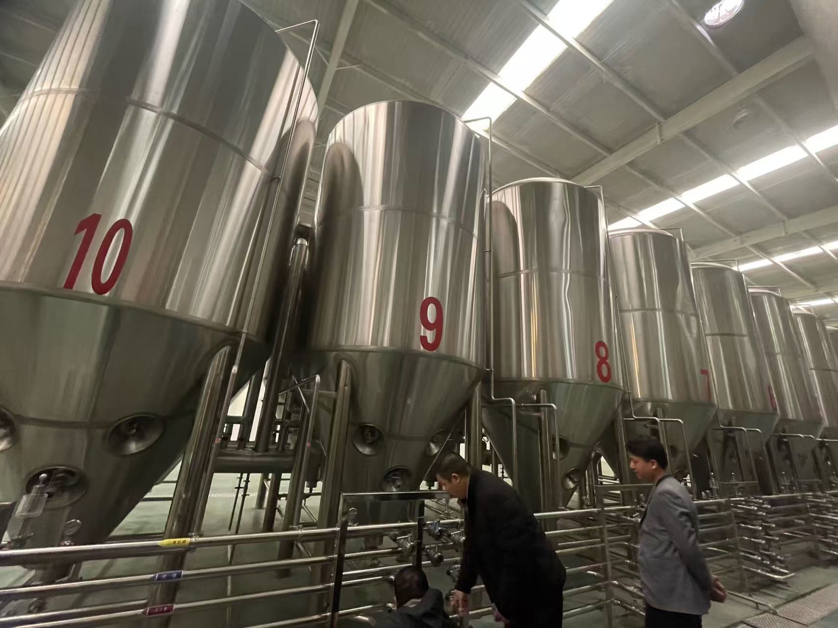 中和镇精酿啤酒设备厂—平面布置、设备设计、制造、调试、培训等一条龙服务